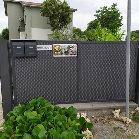 Casa Vacanze I Giardini Di Marzo San Giorgio di Mantova Eksteriør billede
