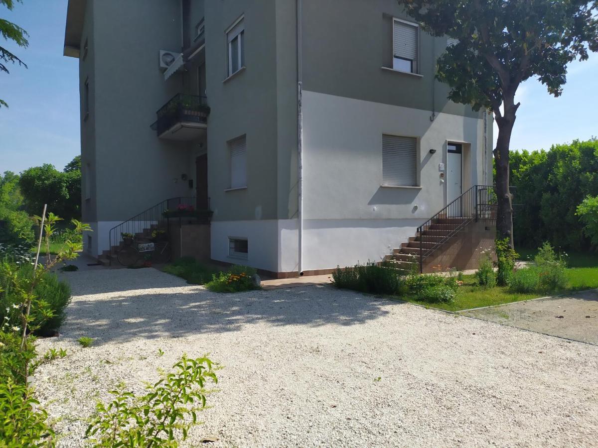 Casa Vacanze I Giardini Di Marzo San Giorgio di Mantova Eksteriør billede